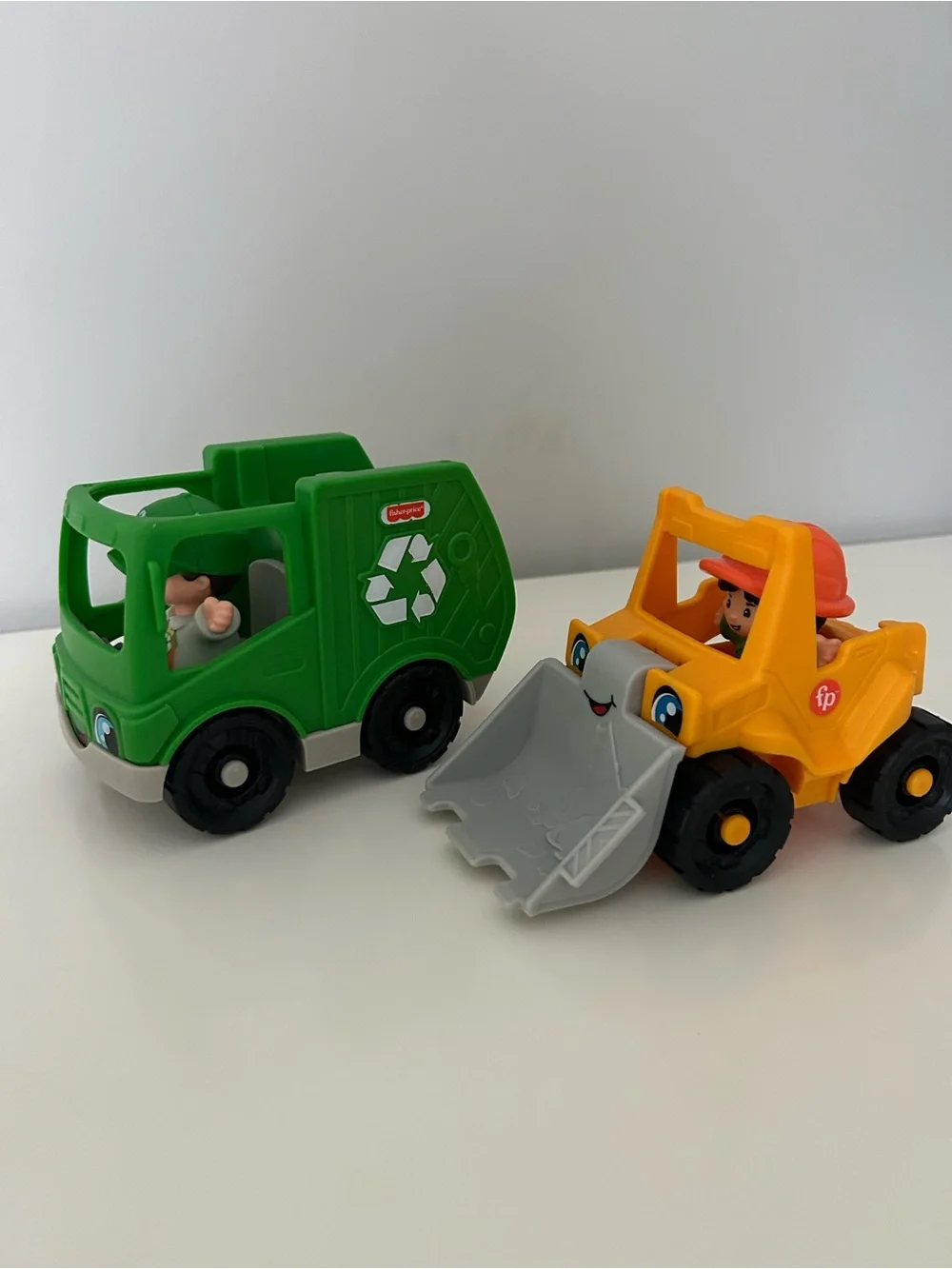 Fisher-Price Little People Bundle Recycle Truck & Bulldozer Toy Vehicle Figurine